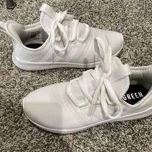 Adidas women’s cloudfoam sneakers